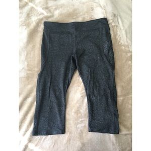 Forever 21 cropped athletic leggings with pockets